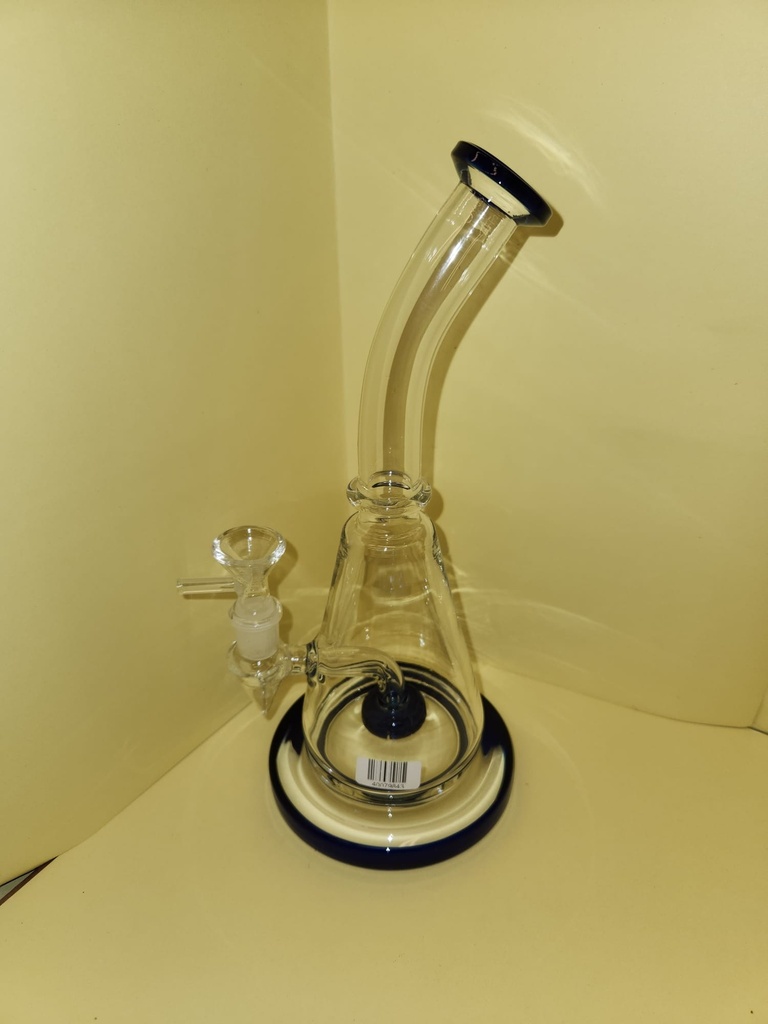 PYRAMID SHAPE WATER PIPE WITH RIDGED CENTER